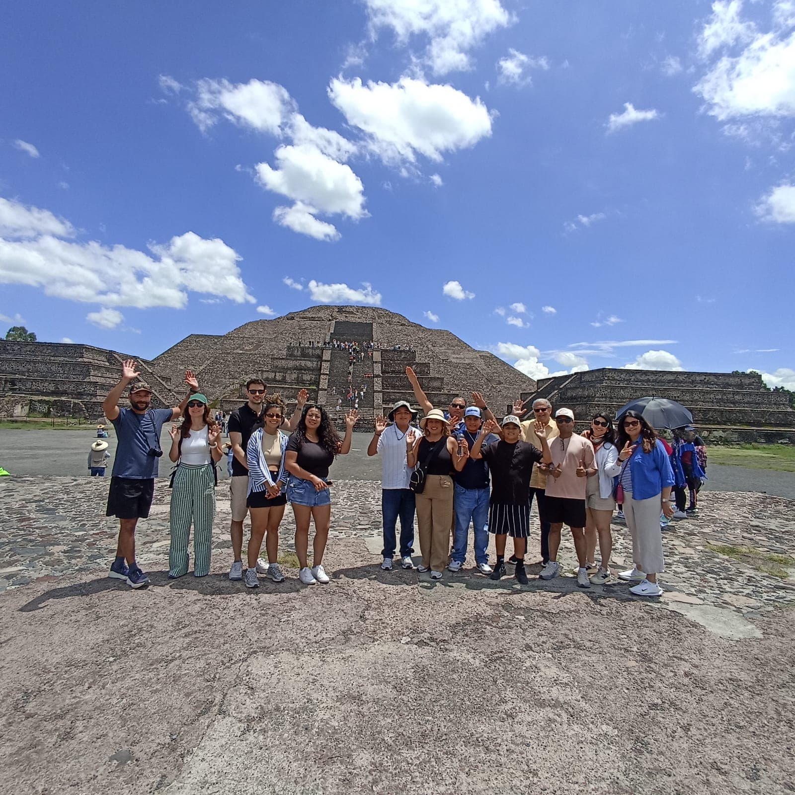 Tour Teothuaacan y basilica de Gudalupe